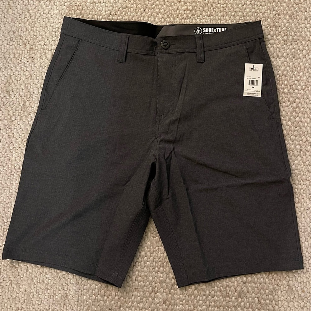 Men’s Volcom Walking Shorts for SALE! (Size: 34)